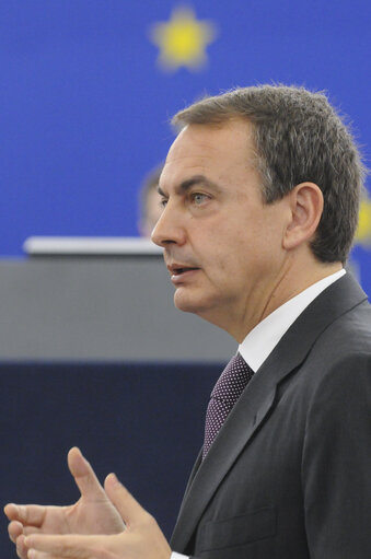 Valokuva 4: Plenary session in Strasbourg - Spanish Prime Minister Jose Luis Rodríguez Zapatero debates with MEPs the programme of the Spanish presidency of the Council during the first half of 2010