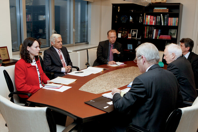 Valokuva 2: EP President meets with Preisdent of the European Investment Bank EIB.