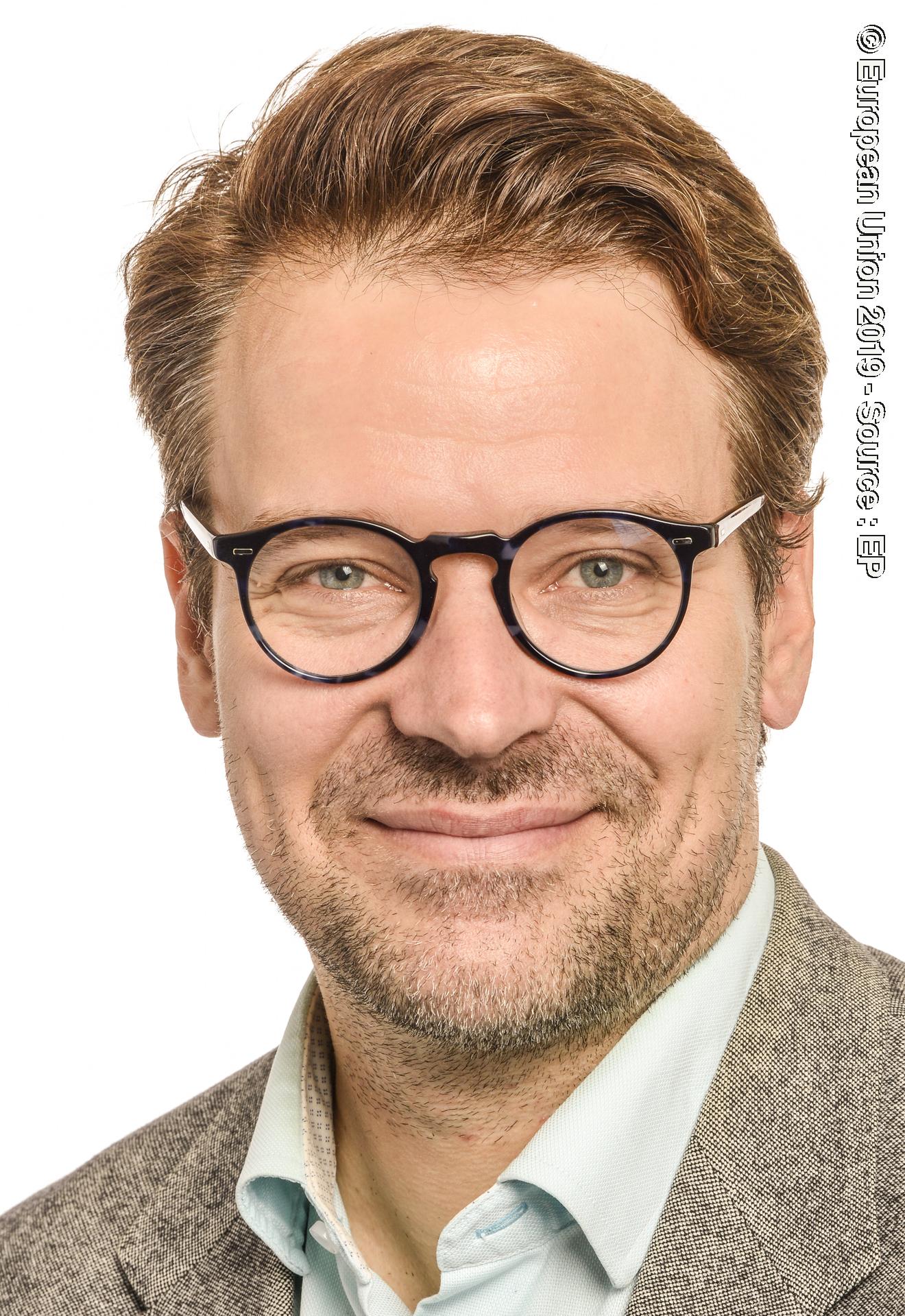 Fotografie 9: Ville NIINISTO official portrait - 9th Parliamentary term