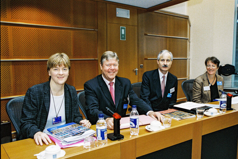 Foto 3: Meeting at the European Parliament in Brussels