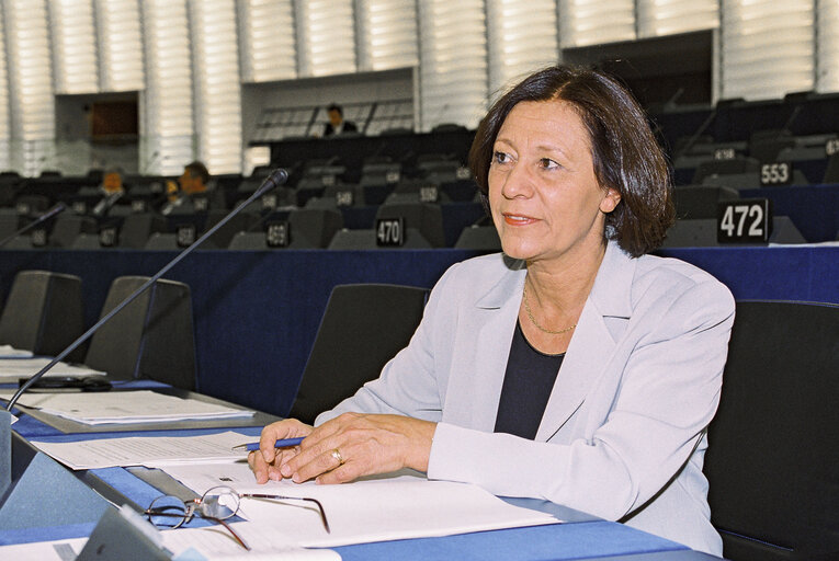 Fotografija 2: Portrait of MEPs during the plenary session in Strasbourg