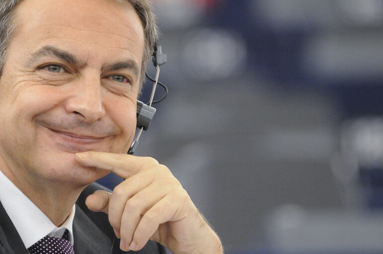 Valokuva 22: Plenary session in Strasbourg - Spanish Prime Minister Jose Luis Rodríguez Zapatero debates with MEPs the programme of the Spanish presidency of the Council during the first half of 2010