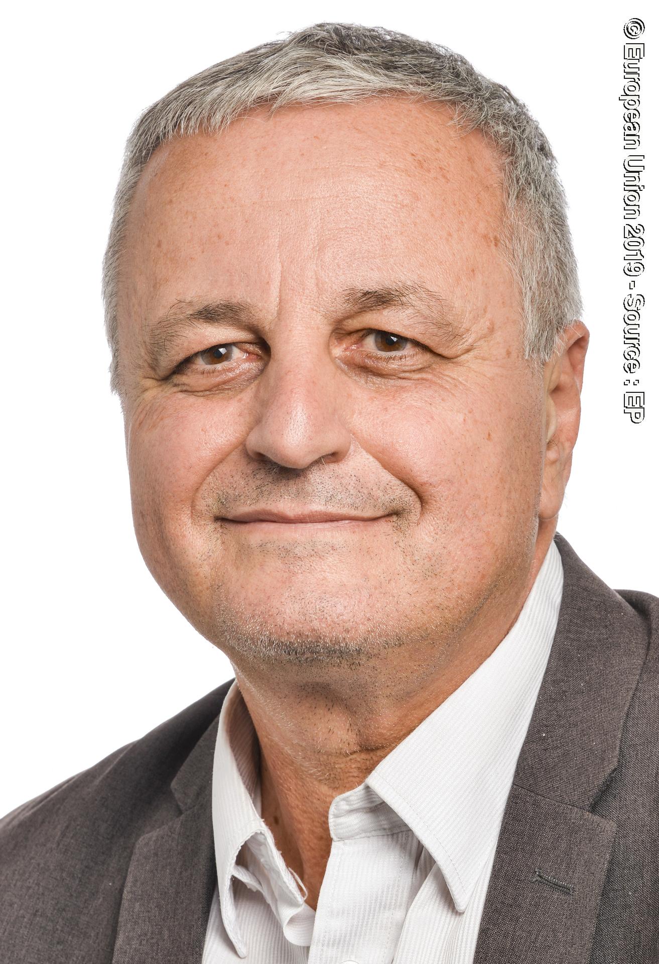 Photo 15: Fran√ßois ALFONSI official portrait - 9th Parliamentary term