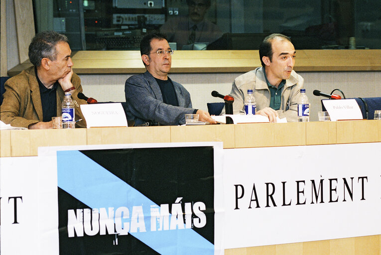 Fotogrāfija 2: Press conference on maritime safety with members of the Nunca Mais collective