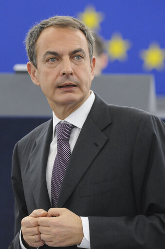 Valokuva 6: Plenary session in Strasbourg - Spanish Prime Minister Jose Luis Rodríguez Zapatero debates with MEPs the programme of the Spanish presidency of the Council during the first half of 2010