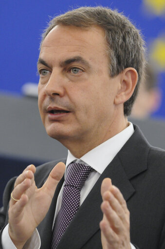 Valokuva 5: Plenary session in Strasbourg - Spanish Prime Minister Jose Luis Rodríguez Zapatero debates with MEPs the programme of the Spanish presidency of the Council during the first half of 2010