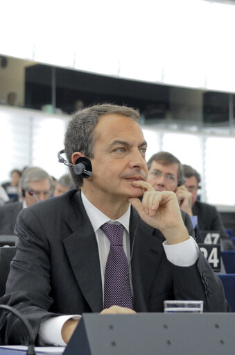 Valokuva 23: Plenary session in Strasbourg - Spanish Prime Minister Jose Luis Rodríguez Zapatero debates with MEPs the programme of the Spanish presidency of the Council during the first half of 2010