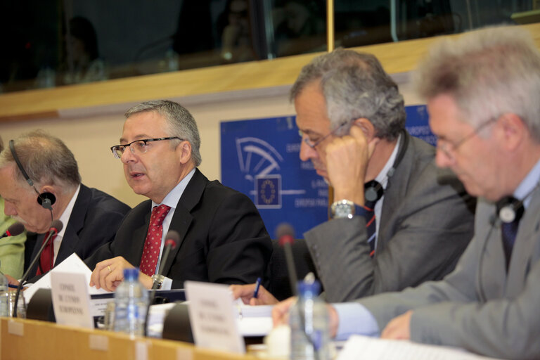 Foto 7: TRAN Committee meeting: exchange of views with the Spanish Minister for Public Works and Transport