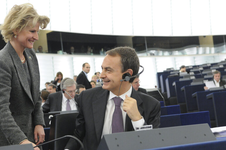 Zdjęcie 26: Presentation of the programme of the Spanish Presidency by Spain's Prime Minister during the Plenary session in Strasbourg