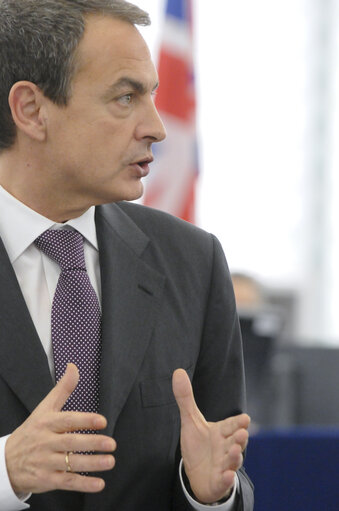 Valokuva 16: Plenary session in Strasbourg - Spanish Prime Minister Jose Luis Rodríguez Zapatero debates with MEPs the programme of the Spanish presidency of the Council during the first half of 2010