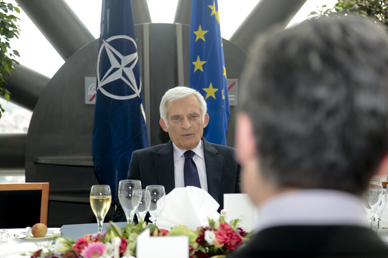 Billede 3: Visit of the Secretary General of NATO to the EP