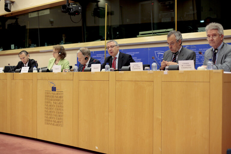 Foto 3: TRAN Committee meeting: exchange of views with the Spanish Minister for Public Works and Transport