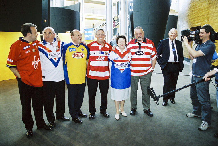 Photo 12: MEPs in football shirts