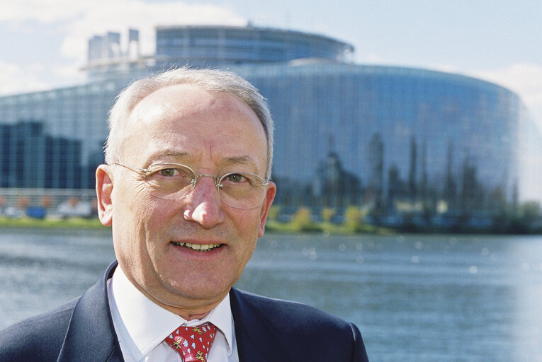 Foto 11: Portrait of a MEP