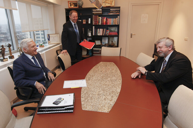 Fotografija 1: Jerzy Buzek, EP President, meets with Belarus opposition politician Alaksandar Milinkievic