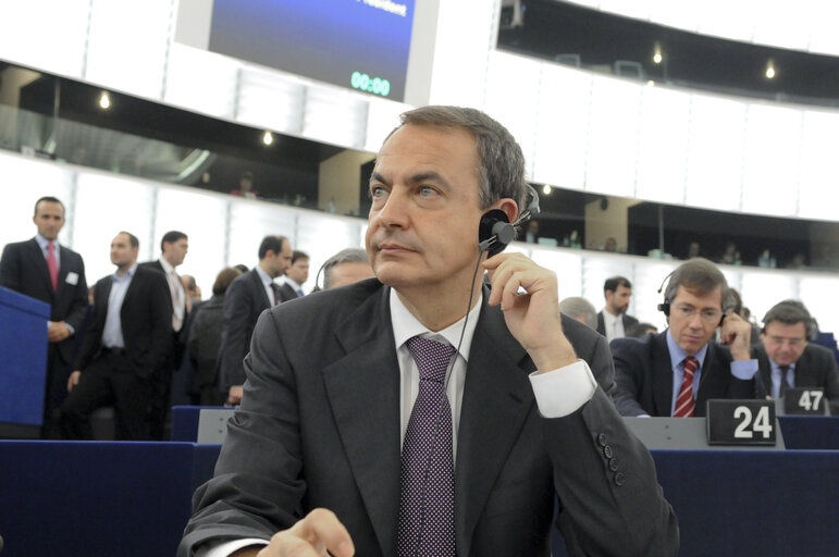 Valokuva 27: Plenary session in Strasbourg - Spanish Prime Minister Jose Luis Rodríguez Zapatero debates with MEPs the programme of the Spanish presidency of the Council during the first half of 2010