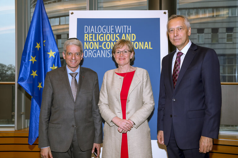 Valokuva 6: European Parliament dialogue seminar with Churches and religious communities on: ' The External Policies of the EU ' - Opening