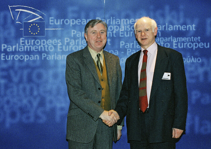 Pat COX EP President meets Sir Howard DAVIES in Brussels on March 19, 2002.