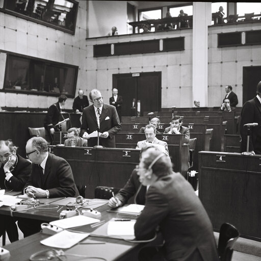 Fotogrāfija 2: Jean HAMILIUS in Plenary session Luxembourg february 1976