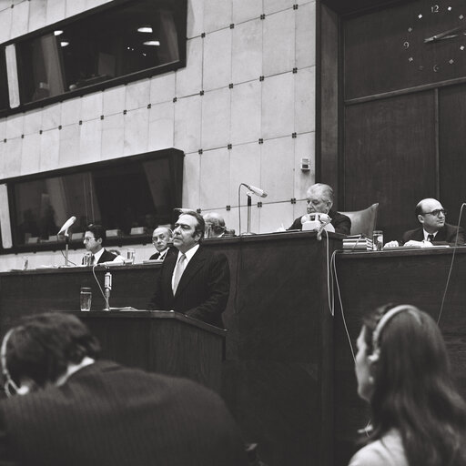 Photo 29 : Francois Xavier ORTOLI EC President in Plenary session Strasbourg february 1976