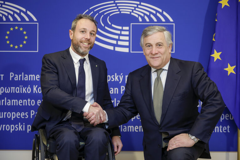 Fotografie 3: Antonio TAJANI - EP President meets with Andrea STELLA - Project ' WOW - Wheels on Waves '