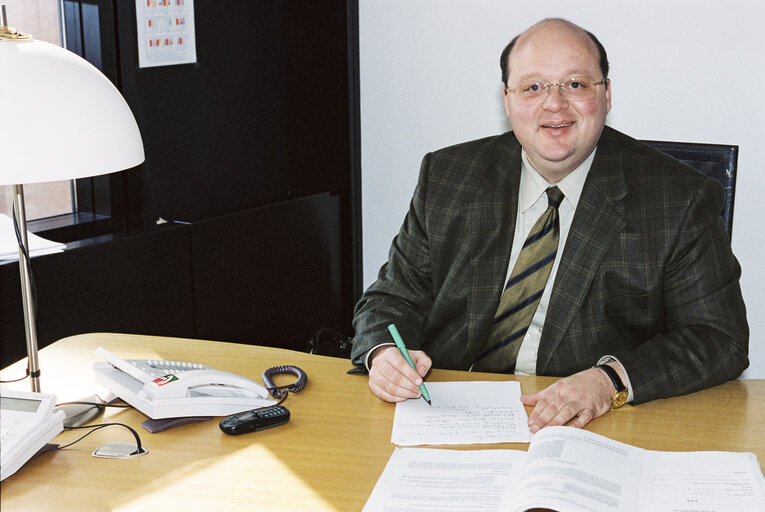 The MEP Alexander RADWAN in Strasbourg in March 2002.