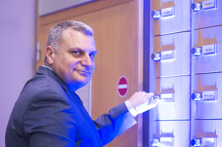 Fotografie 12: Peter KOUROUMBASHEV in the European Parliament in Brussels