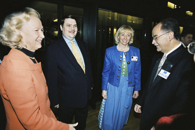 Foto 5: opening of the exhibition : Child hands for the peace