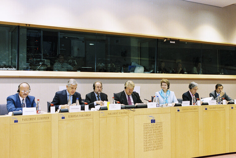 Foto 2: AFET Committee Meeting: Discussion with National Defence Minister of Greece