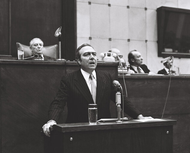 Photo 27 : Francois Xavier ORTOLI EC President in Plenary session Strasbourg february 1976