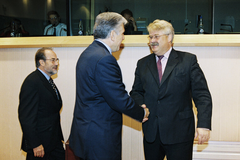 Foto 3: AFET Committee Meeting: Discussion with National Defence Minister of Greece