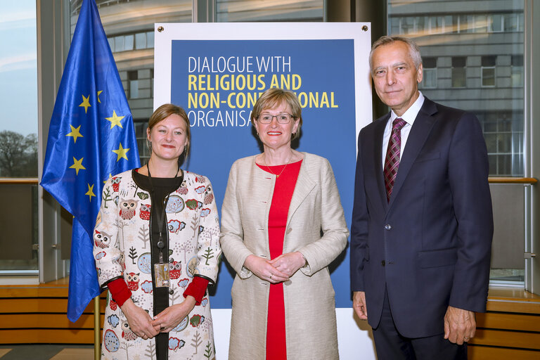 Valokuva 7: European Parliament dialogue seminar with Churches and religious communities on: ' The External Policies of the EU ' - Opening