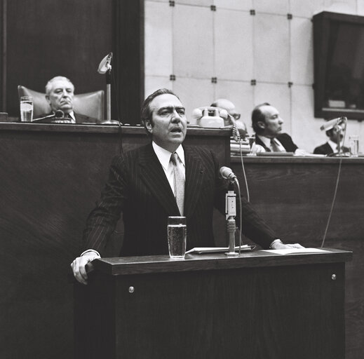 Photo 26 : Francois Xavier ORTOLI EC President in Plenary session Strasbourg february 1976