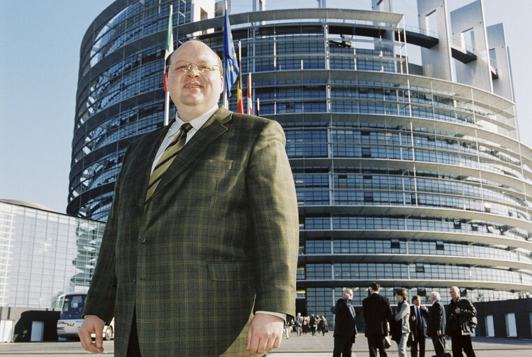 Fotografie 9: The MEP Alexander RADWAN in Strasbourg on March 13, 2002.