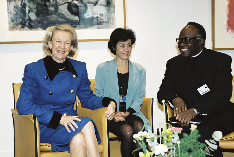 Fotografija 6: EP President meeting with one of the laureates of the 2001 Sakharov Prize