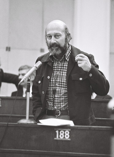 Photo 15 : Cornelis LABAN  in Plenary session Strasbourg february 1976