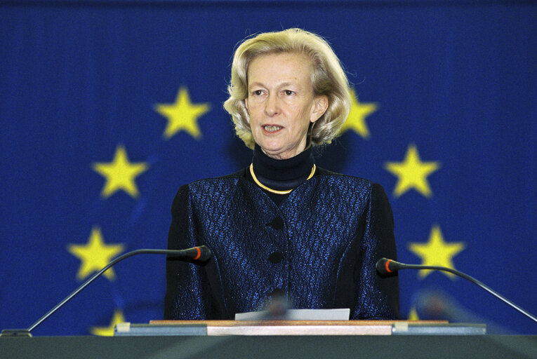 Fotografija 45: Visit of the President of South Korea to the EP in Strasbourg.