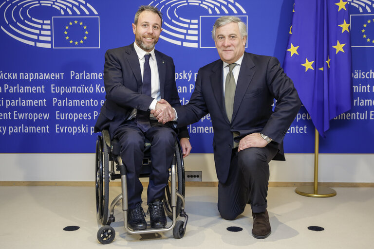 Fotografie 4: Antonio TAJANI - EP President meets with Andrea STELLA - Project ' WOW - Wheels on Waves '