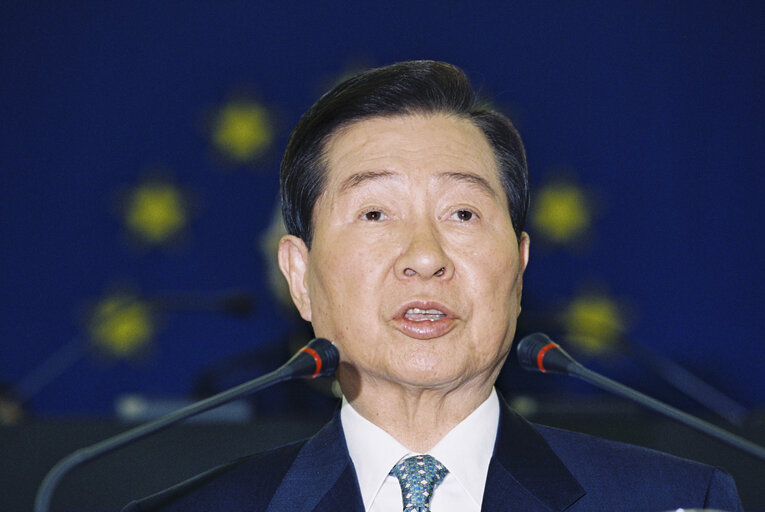 Fotó 17: The President of South Korea adressing the plenary session during his visit to the EP in Strasbourg.