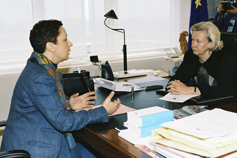 Nicole FONTAINE EP President meets Ana PALACIO VALLELERSUNDI