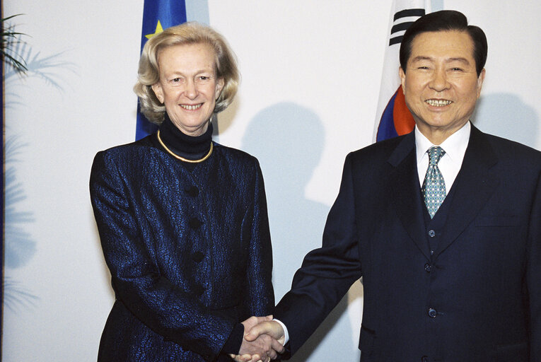 Fotografija 29: Visit of the President of South Korea to the EP in Strasbourg.