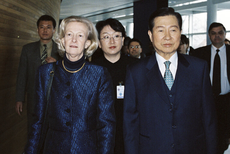 Fotografija 28: Visit of the President of South Korea to the EP in Strasbourg.