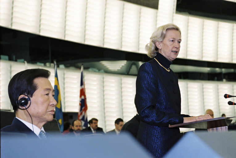 Fotografija 43: Visit of the President of South Korea to the EP in Strasbourg.