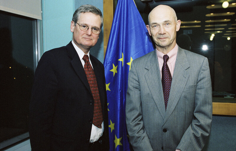 Photo 2: Gary TITLEY and Pascal LAMY, EC Commissioner in Strasbourg in March 2002.