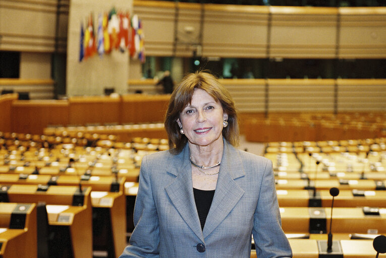 Fotagrafa 5: Portrait of Janelly FOURTOU in the hemicycle in Brussels