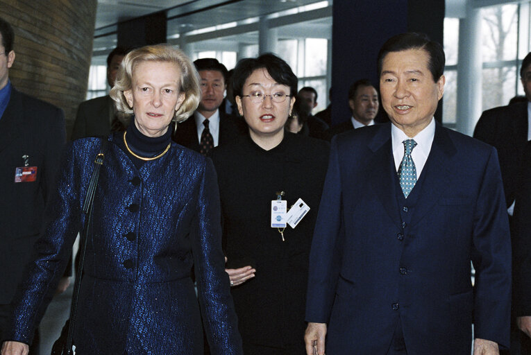 Fotografija 32: Visit of the President of South Korea to the EP in Strasbourg.