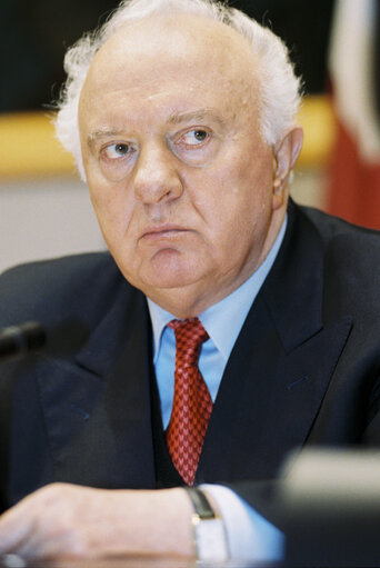 Foto 2: Eduard SHEVARDNADZE, the president of Georgia at the Foreign Affairs Committee in Brussels on March 18, 2002.