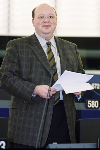 Φωτογραφία 2: The MEP Alexander RADWAN during a session in Strasbourg on March 13, 2002.