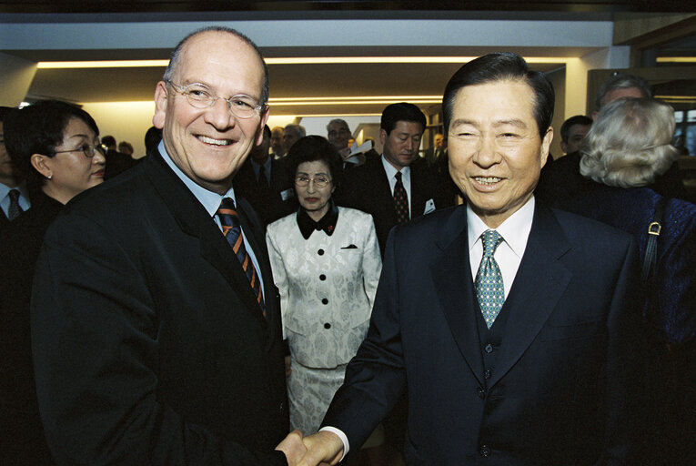 Photo 3 : Reception following the visit of the President of South Korea to the EP in Strasbourg.