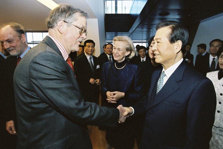 Fotografija 2: Reception following the visit of the President of South Korea to the EP in Strasbourg.